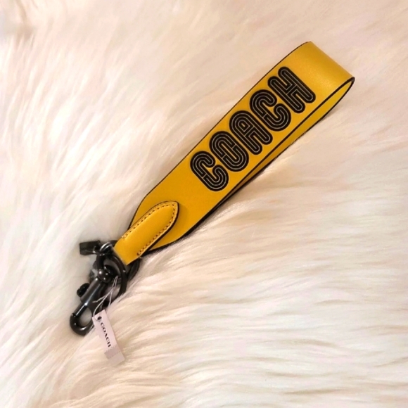 Coach Loop key fob with Coach Patch gunmetal retro yellow - Picture 11 of 12